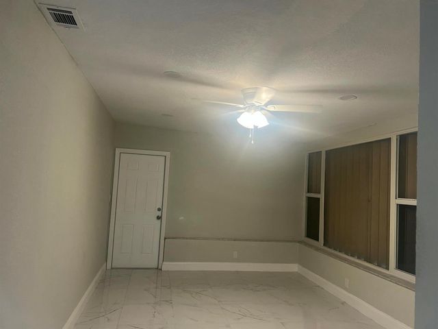 4680 NW 39th Street, Lauderdale Lakes, FL 33319