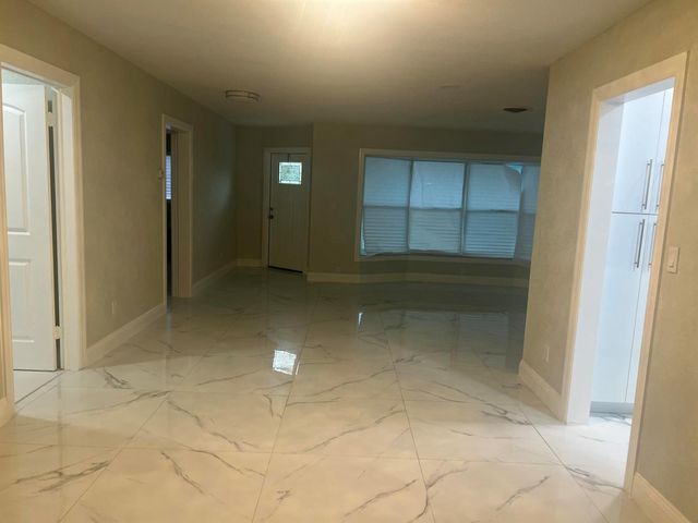4680 NW 39th Street, Lauderdale Lakes, FL 33319