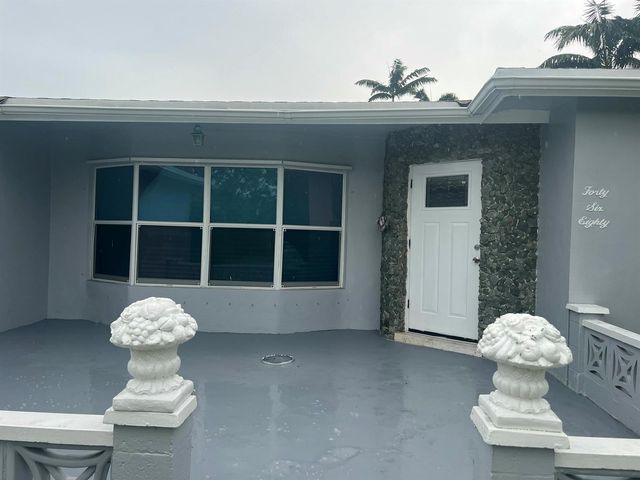 4680 NW 39th Street, Lauderdale Lakes, FL 33319