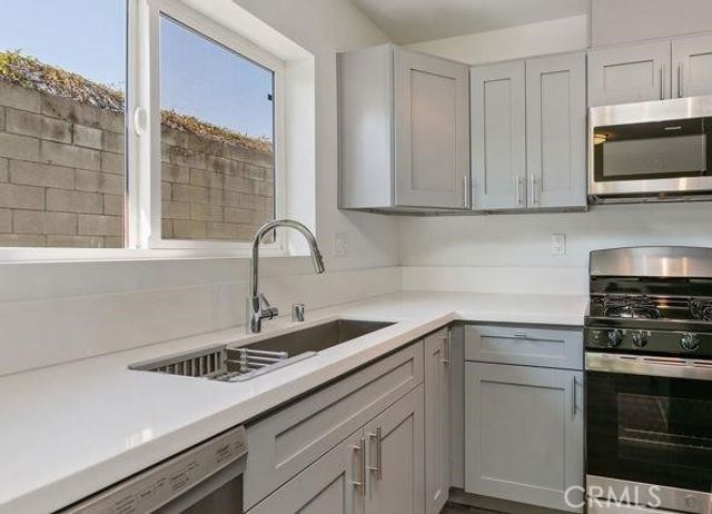 6821 11th Ave., Los Angeles, CA 90043