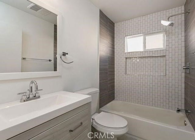 6821 11th Ave., Los Angeles, CA 90043