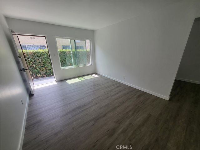 6821 11th Ave., Los Angeles, CA 90043
