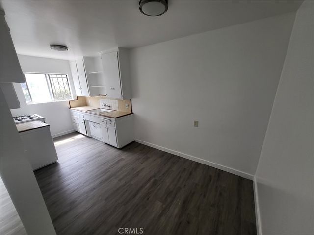 6821 11th Ave., Los Angeles, CA 90043