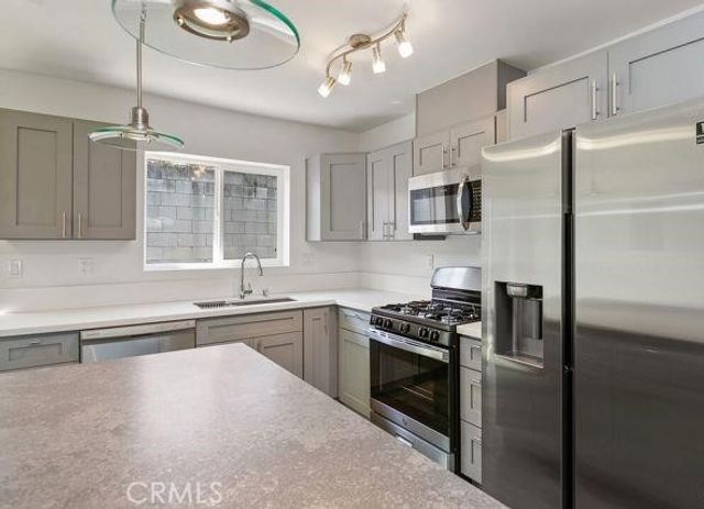 6821 11th Ave., Los Angeles, CA 90043