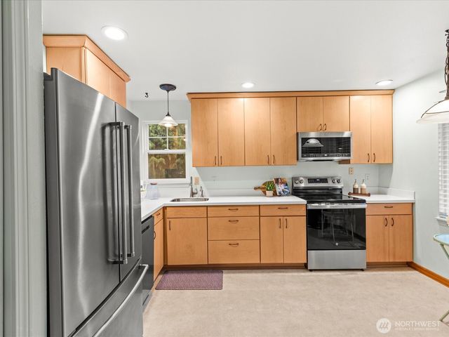 4227 Stonebridge Way, Lynnwood, WA 98037