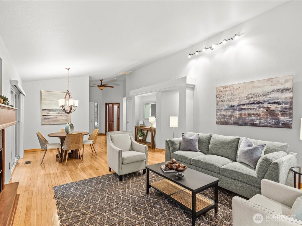 4227 Stonebridge Way, Lynnwood, WA 98037