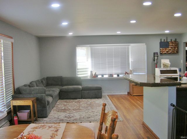 2228 Heritage Avenue, Evansville, IN 47711