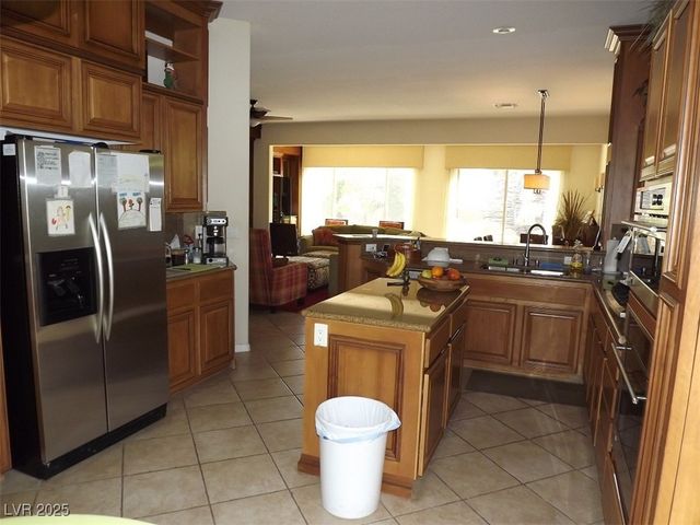 16 FEATHER SOUND Drive 0, Henderson, NV 89052