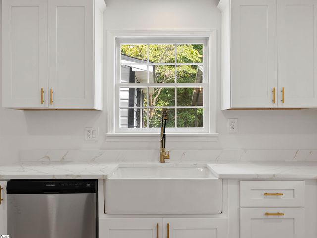 324 Sunny Lane, Piedmont, SC 29673