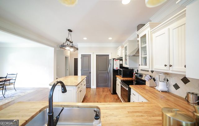 132 Poplar Street N, Athens, GA 30606