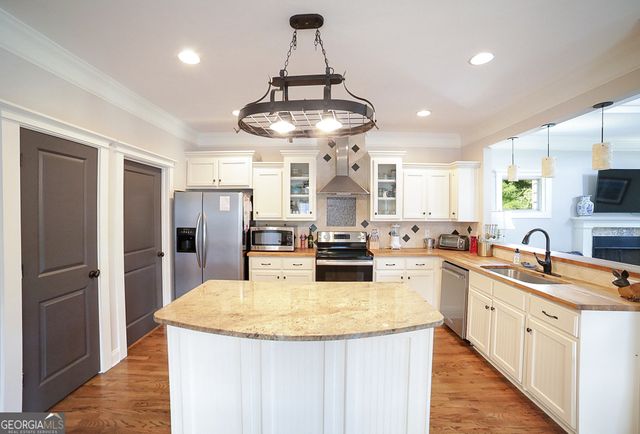 132 Poplar Street N, Athens, GA 30606