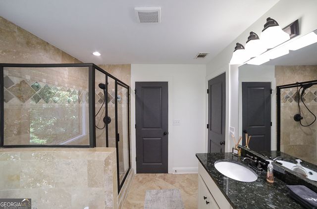 132 Poplar Street N, Athens, GA 30606