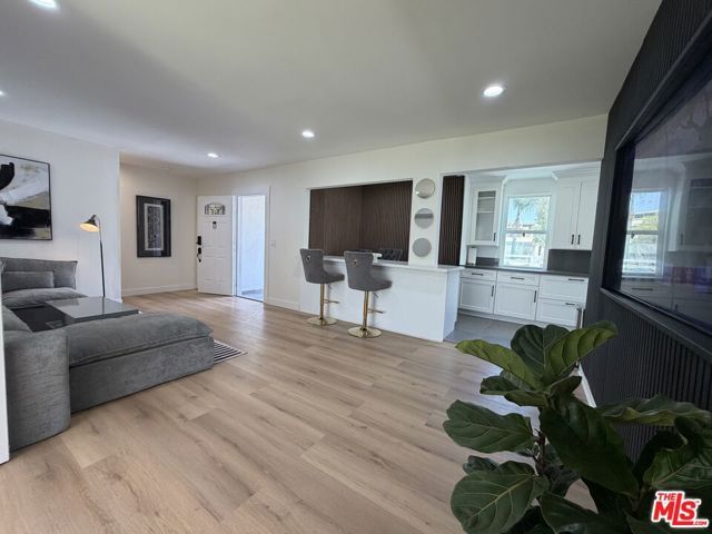 11836 Laurelwood Drive, Studio City (los Angeles), CA 91604