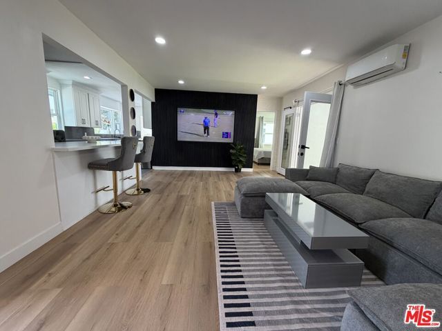 11836 Laurelwood Drive, Studio City (los Angeles), CA 91604