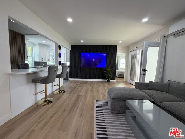 11836 Laurelwood Drive, Studio City (los Angeles), CA 91604