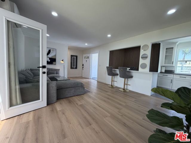 11836 Laurelwood Drive, Studio City (los Angeles), CA 91604
