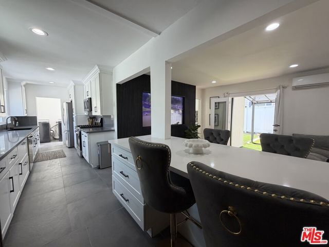 11836 Laurelwood Drive, Studio City (los Angeles), CA 91604