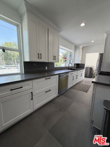11836 Laurelwood Drive, Studio City (los Angeles), CA 91604