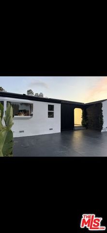 11836 Laurelwood Drive, Studio City (los Angeles), CA 91604