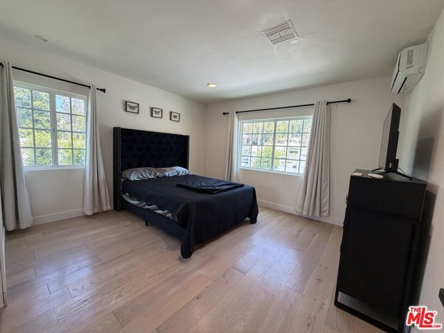 11836 Laurelwood Drive, Studio City (los Angeles), CA 91604