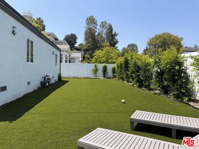 11836 Laurelwood Drive, Studio City (los Angeles), CA 91604