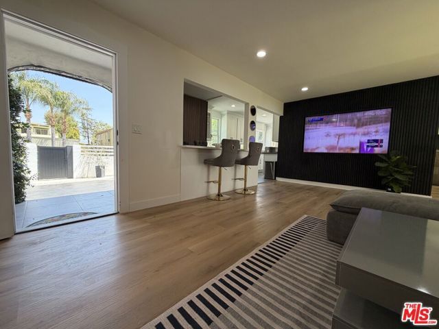 11836 Laurelwood Drive, Studio City (los Angeles), CA 91604