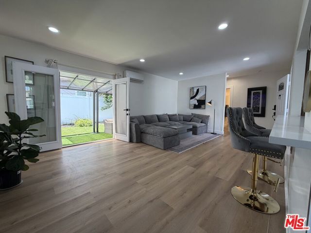 11836 Laurelwood Drive, Studio City (los Angeles), CA 91604