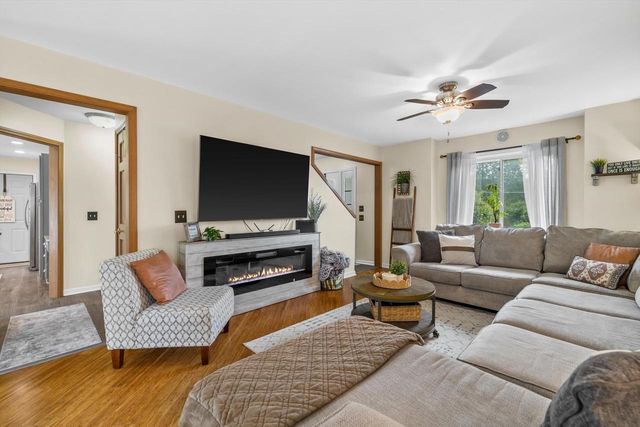 8610 221st AVENUE, Salem, WI 53168