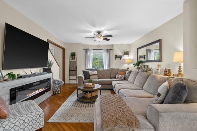 8610 221st AVENUE, Salem, WI 53168