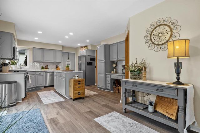 8610 221st AVENUE, Salem, WI 53168