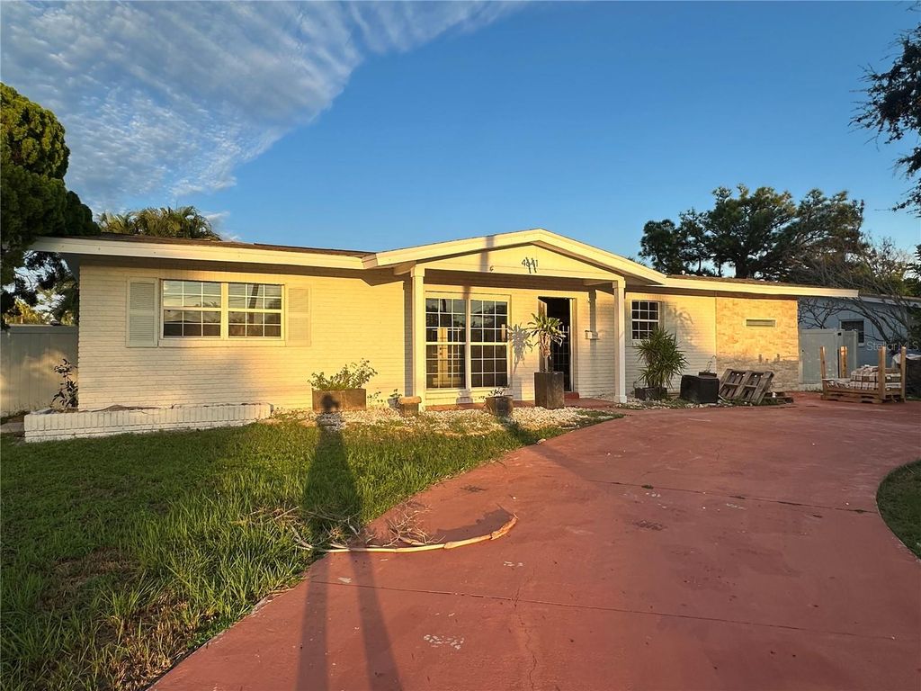 4641 SHORE ACRES BOULEVARD NE, St Petersburg, FL 33703