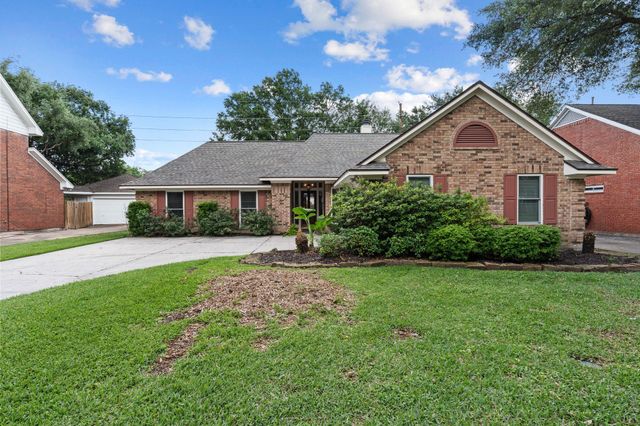 15818 Sweetwater Creek Drive, Houston, TX 77095