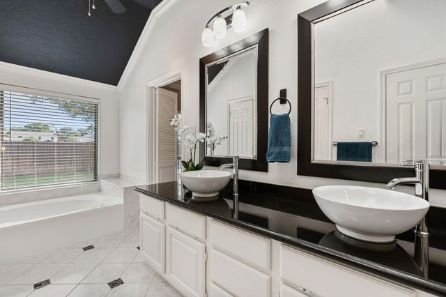 15818 Sweetwater Creek Drive, Houston, TX 77095