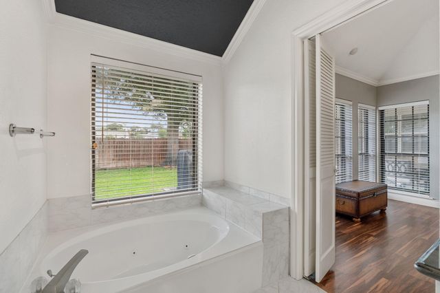 15818 Sweetwater Creek Drive, Houston, TX 77095