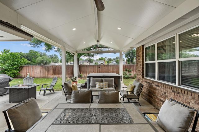 15818 Sweetwater Creek Drive, Houston, TX 77095