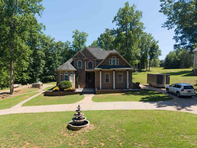 102 Point Bluff Court, Inman, SC 29349