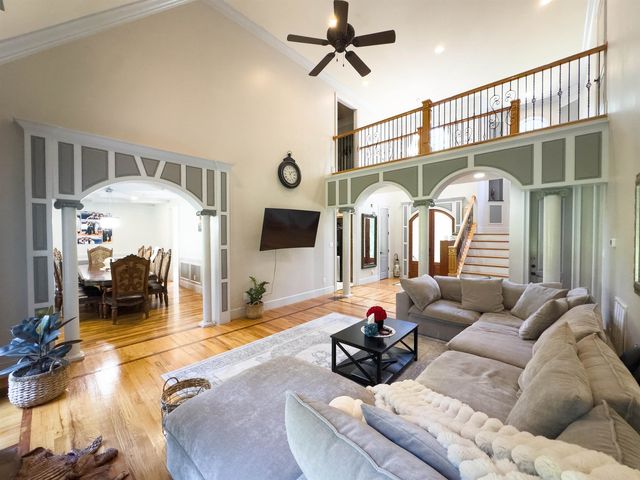 102 Point Bluff Court, Inman, SC 29349