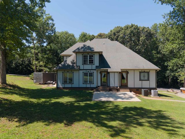 102 Point Bluff Court, Inman, SC 29349