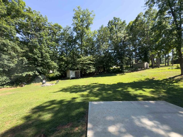 102 Point Bluff Court, Inman, SC 29349