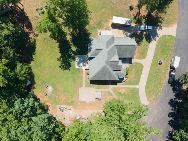102 Point Bluff Court, Inman, SC 29349