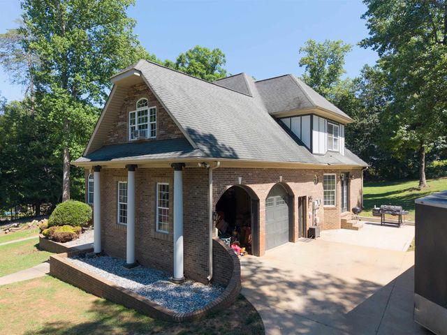 102 Point Bluff Court, Inman, SC 29349