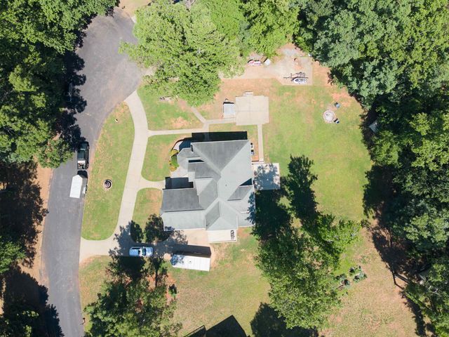 102 Point Bluff Court, Inman, SC 29349
