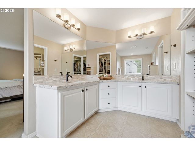 1168 Nw VINCA Ln, Camas, WA 98607
