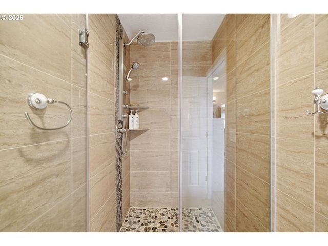 1168 Nw VINCA Ln, Camas, WA 98607