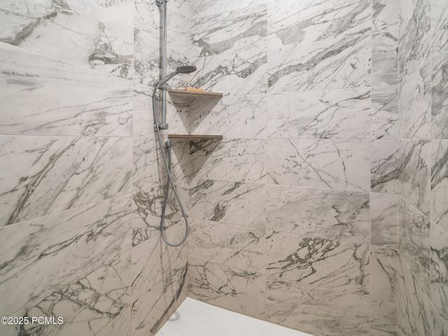 6188 E Hummingbird Point, Huntsville, UT 84317