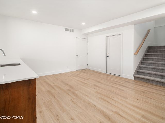 6188 E Hummingbird Point, Huntsville, UT 84317