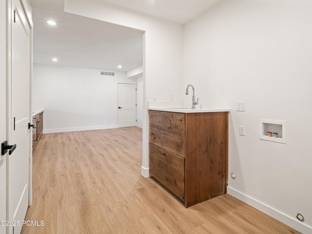 6188 E Hummingbird Point, Huntsville, UT 84317