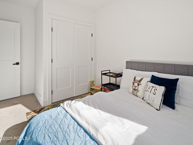 6188 E Hummingbird Point, Huntsville, UT 84317