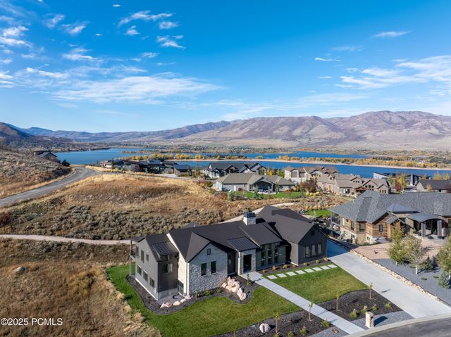 6188 E Hummingbird Point, Huntsville, UT 84317