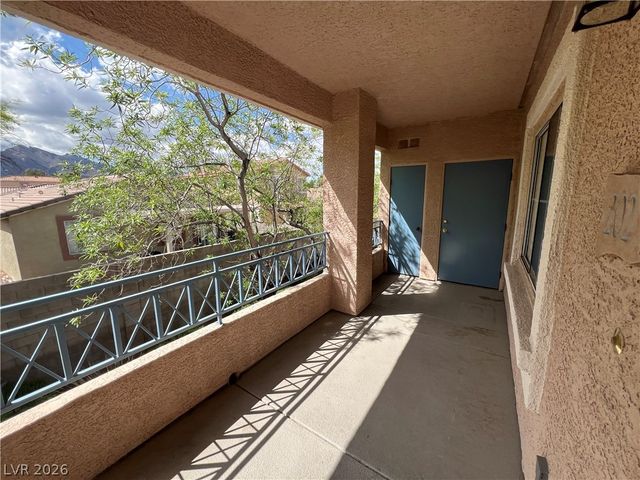 325 Amber Pine Street 202, Las Vegas, NV 89144